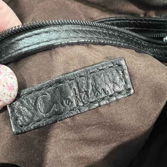 Cole Haan hobo shoulder bag in black leather. - Picture 9 of 14